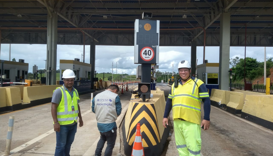 Em Marília, Ipem-SP verifica radares na praça de pedágio da rodovia SP 333
